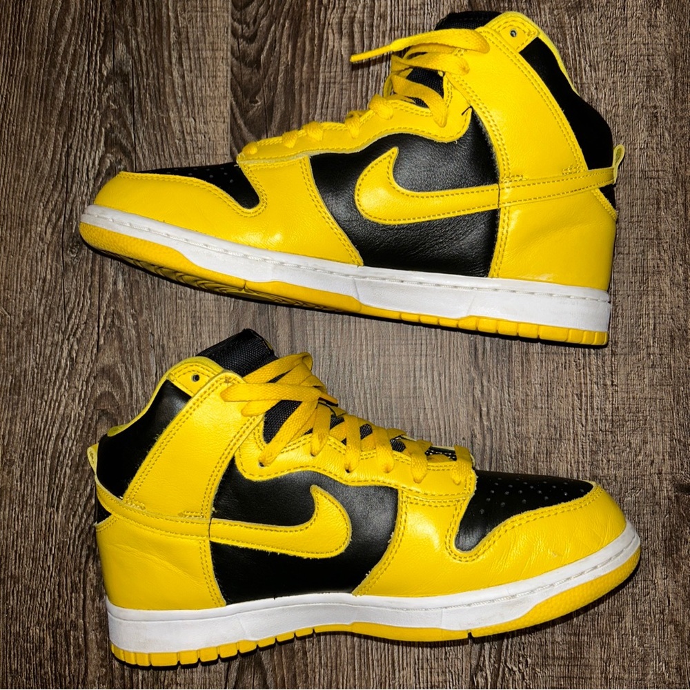 Nike Dunk High Black Varsity Maize Size 9.5
